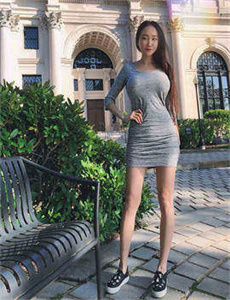 蕾蒙娜和姐姐